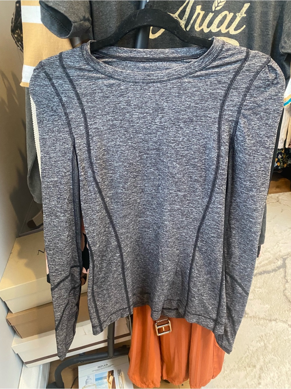 lululemon long sleeve size 4 - Picture 2 of 2